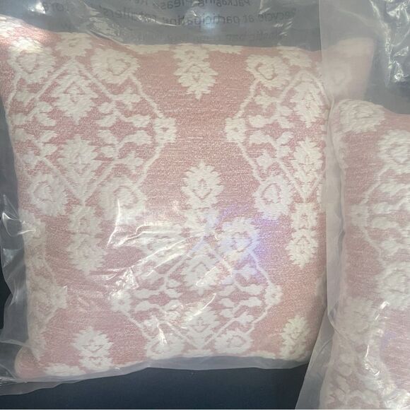 Gauri Kohli ‘’Rouche’ Pillows x 2 Peach Pastel Decorative Pillow Set 18” x 18” - Picture 6 of 14